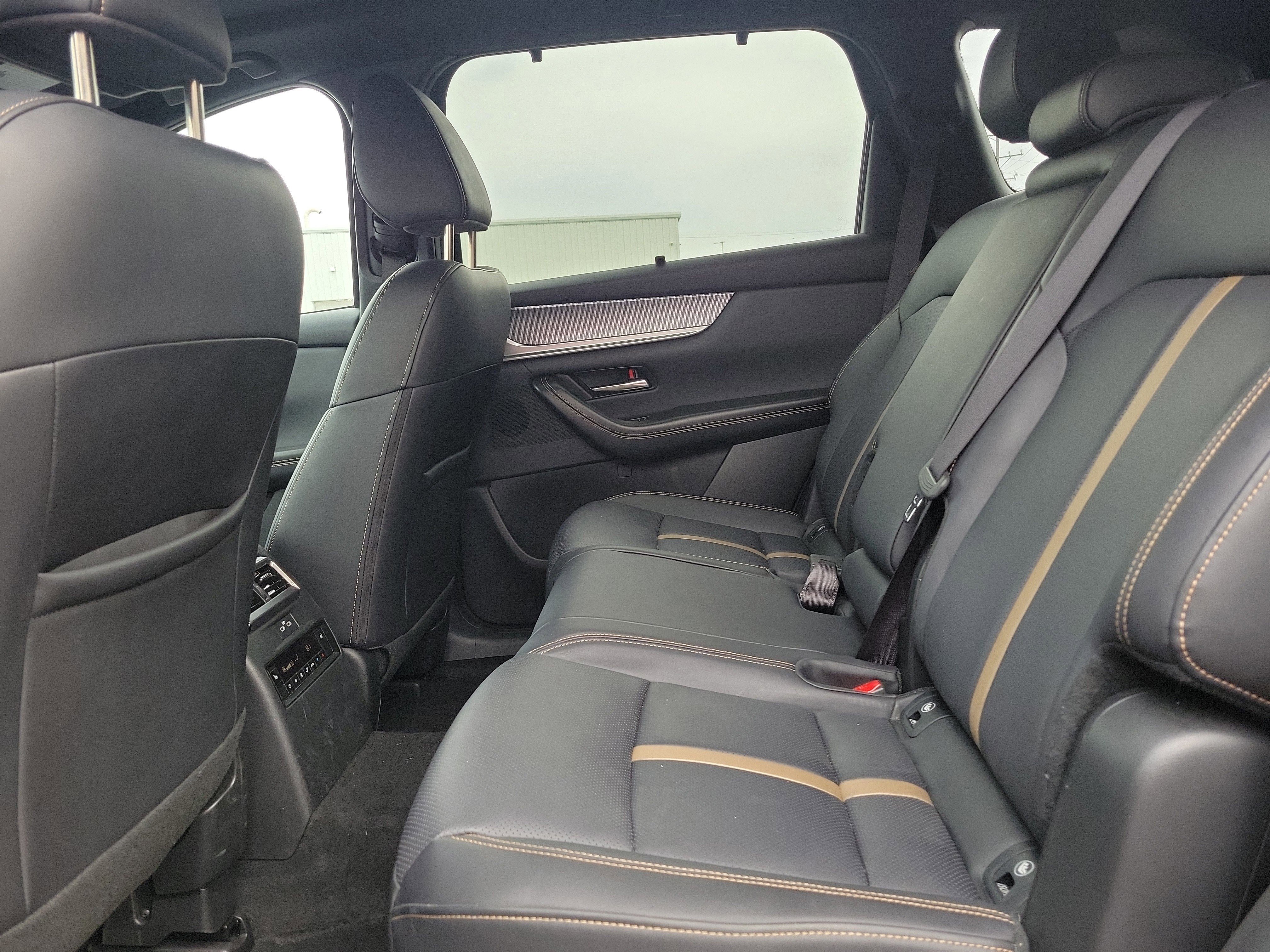 Used 2025 MAZDA CX-70 Plug-In Hybrid w/ Premium Plus image 13