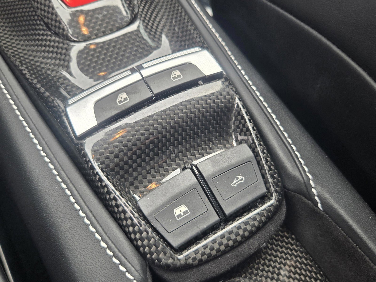 Used 2018 Ferrari 488 Spider image 15