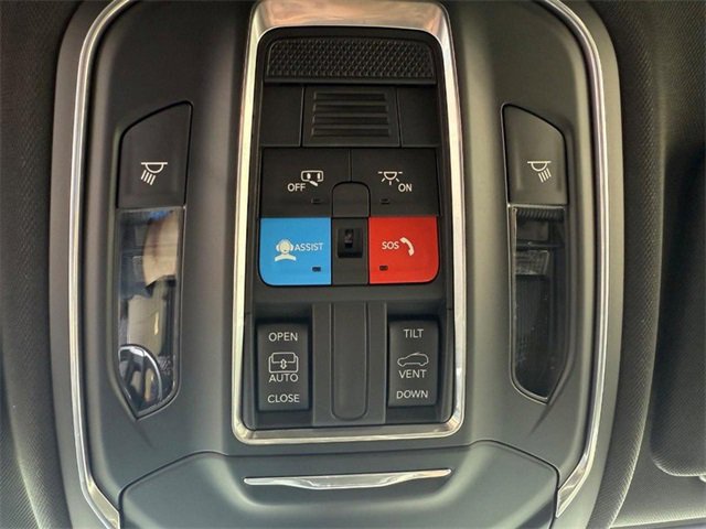 New 2025 Jeep Grand Cherokee L Laredo image 28