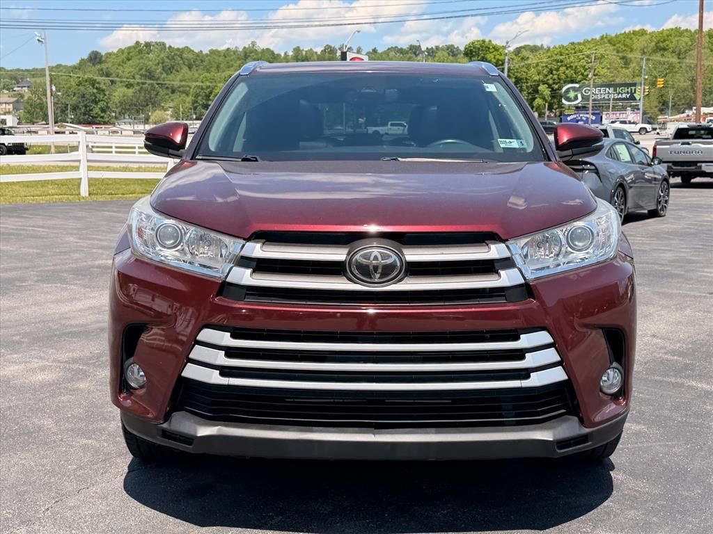 Used 2018 Toyota Highlander XLE AWD/4WD image 10