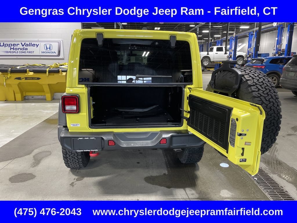 Used 2023 Jeep Wrangler Unlimited Rubicon w/ Cold Weather Group AWD/4WD image 9