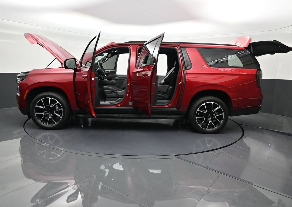 Used 2026 Chevrolet Suburban RST w/ Comfort Package image 35