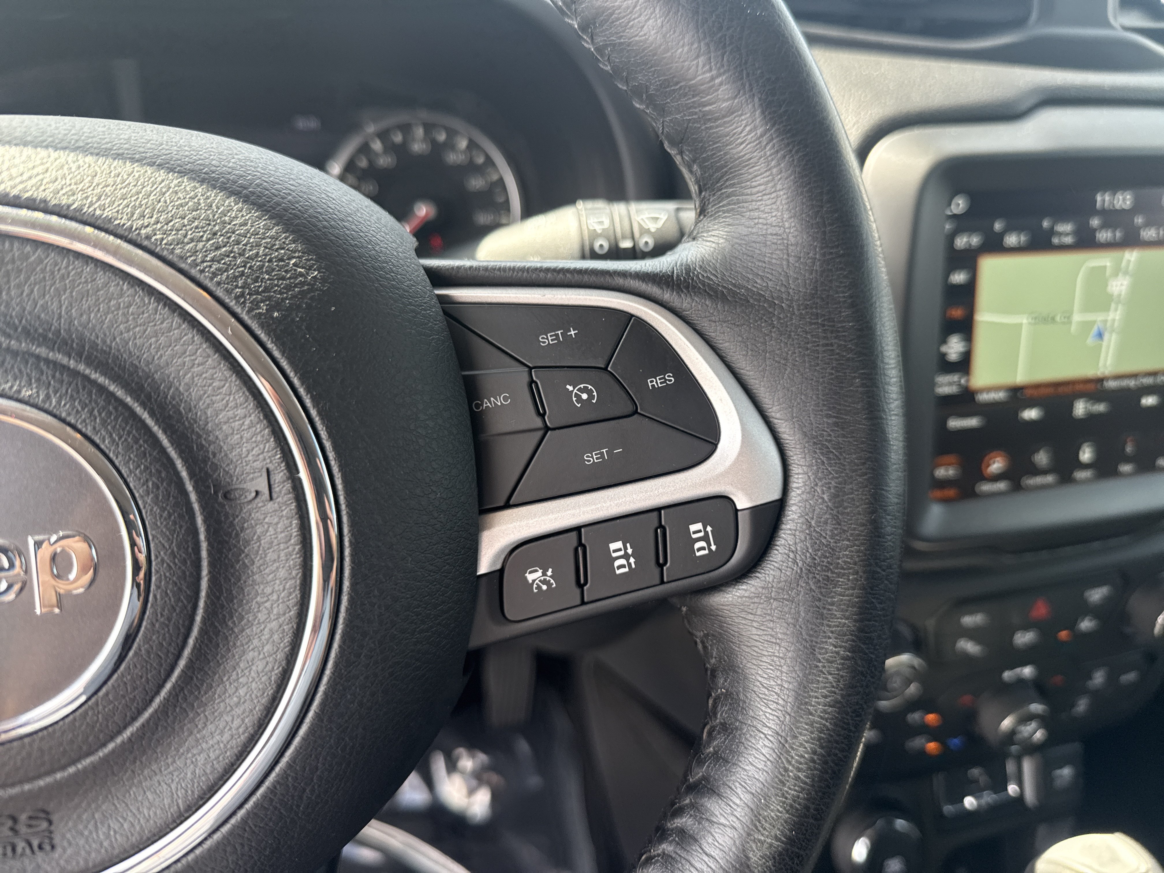 Used 2021 Jeep Renegade Latitude w/ Luxury Group I AWD/4WD image 19