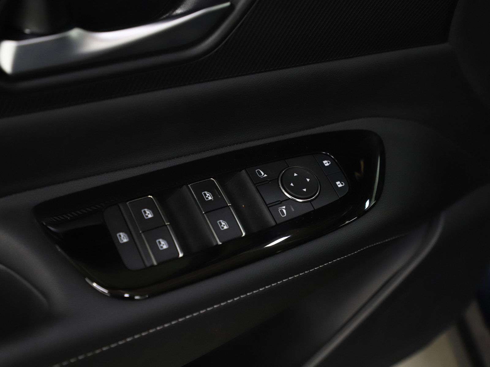 Used 2025 Nissan Murano SV image 20