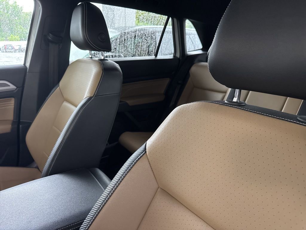 Used 2021 Volkswagen Atlas Cross Sport SE FWD image 5