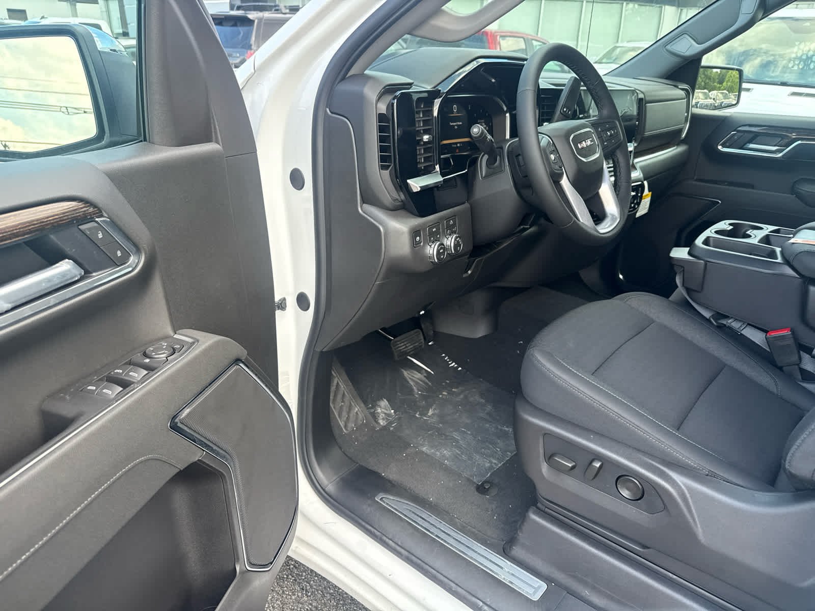 New 2026 GMC Sierra 1500 SLE AWD/4WD image 12