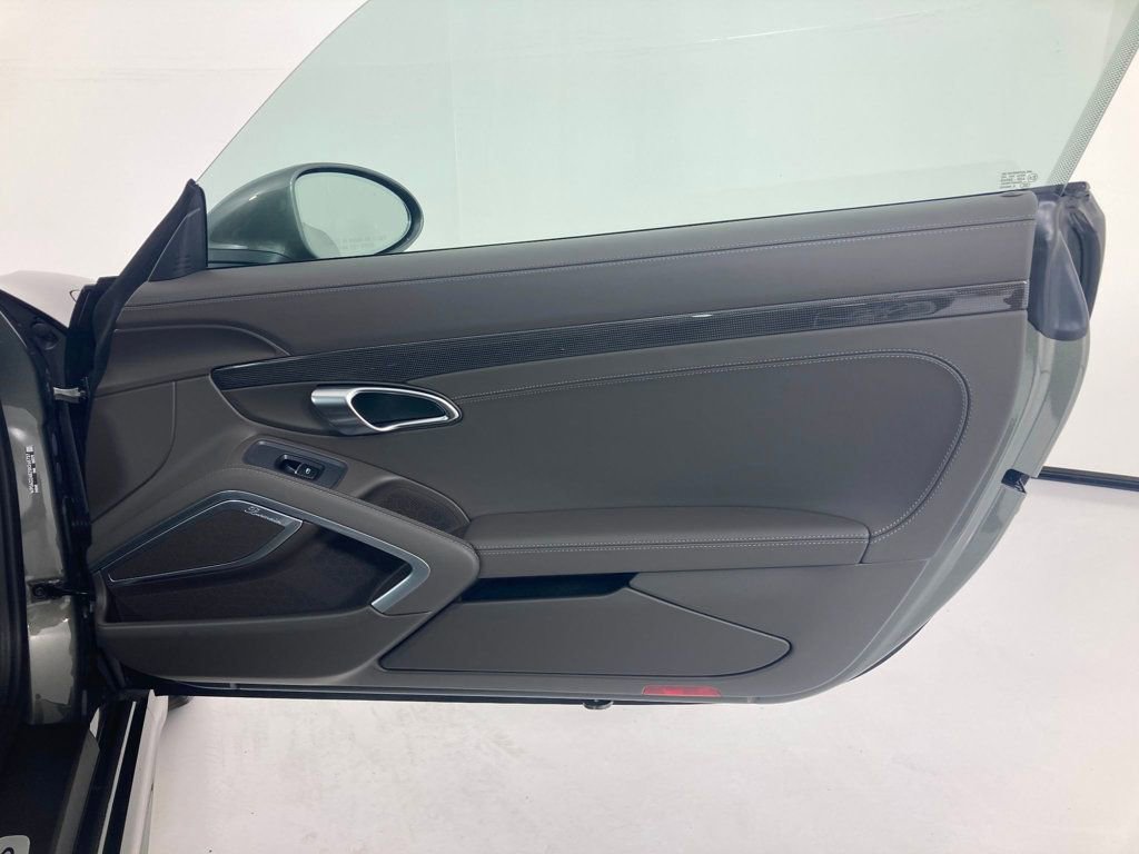 Certified 2025 Porsche 718 Cayman GTS RWD image 17