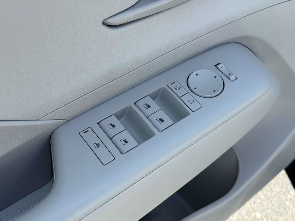 New 2027 Hyundai Kona SEL Sport AWD/4WD image 14