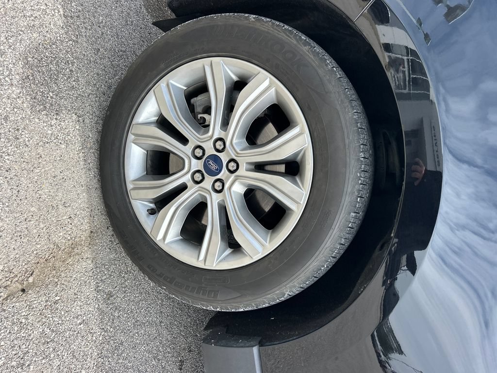 Used 2019 Ford Edge Titanium w/ Equipment Group 301A AWD/4WD image 54