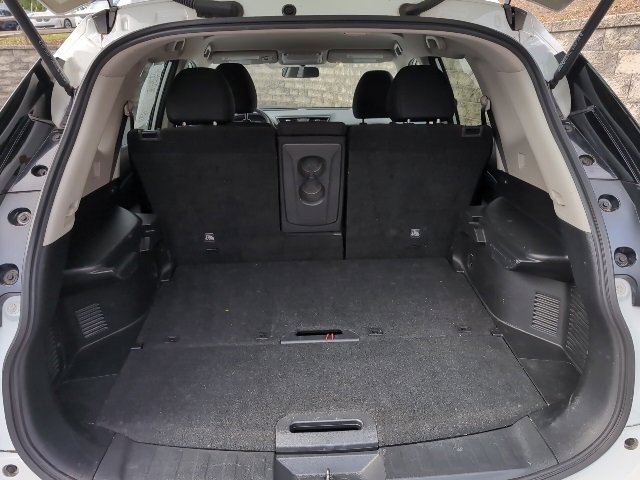 Used 2017 Nissan Rogue SV image 27