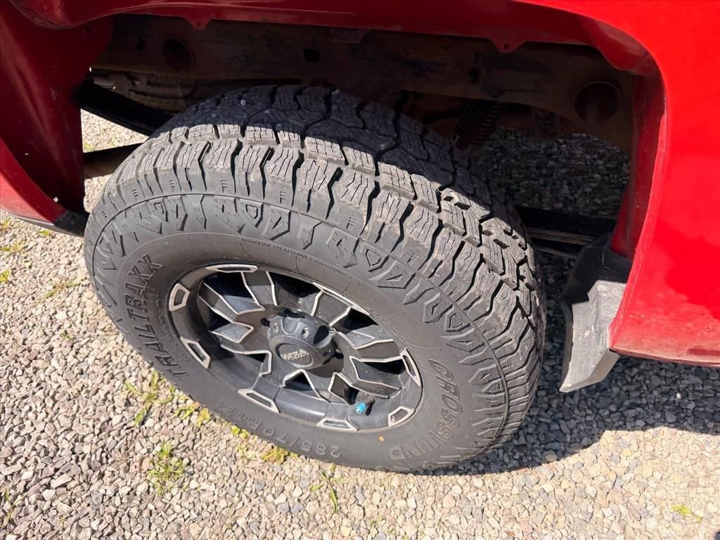 Used 2017 Chevrolet Silverado 1500 Custom w/ Custom Convenience Package AWD/4WD image 18