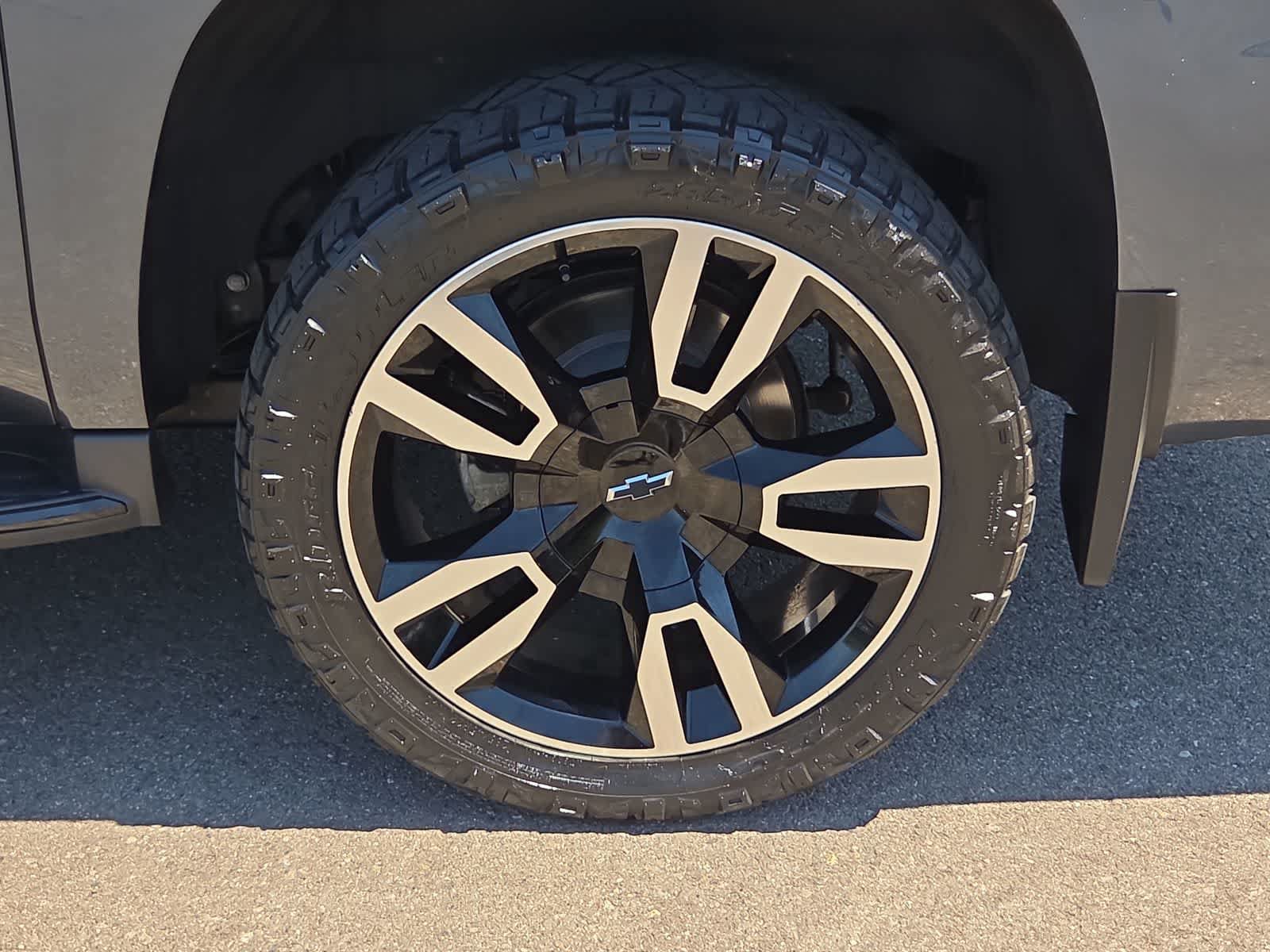 Used 2019 Chevrolet Suburban Premier AWD/4WD image 16