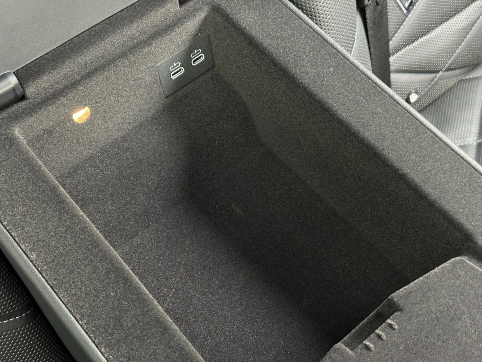 Used 2023 BMW i7 xDrive60 w/ Executive Package 2 image 40