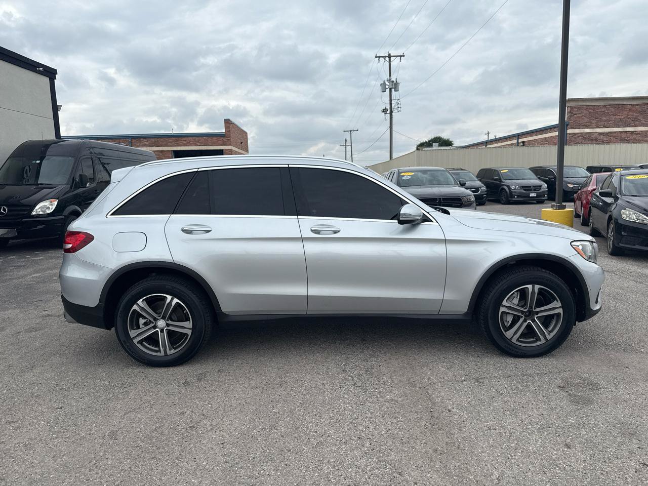 Used 2017 Mercedes-Benz GLC 300 4MATIC image 5