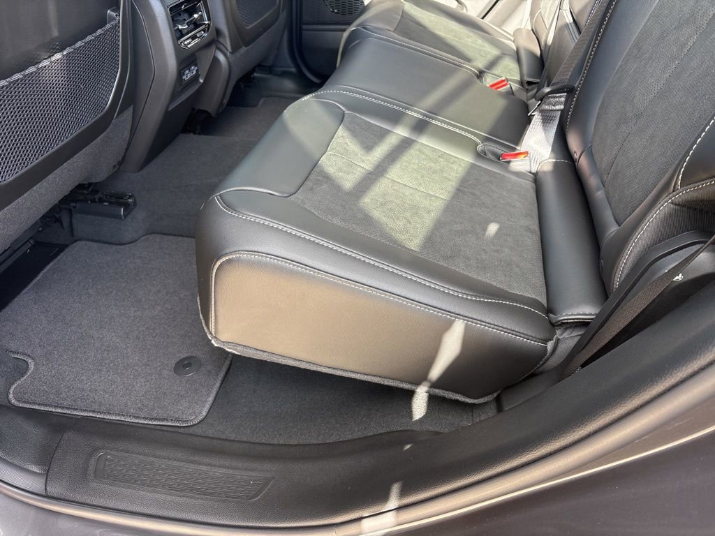 New 2025 Jeep Grand Cherokee Altitude image 19