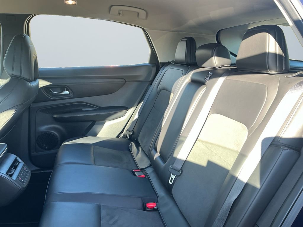 Used 2024 Nissan Ariya AWD image 14