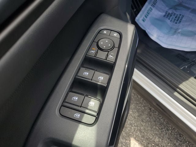 Used 2026 Nissan Pathfinder SV FWD image 23