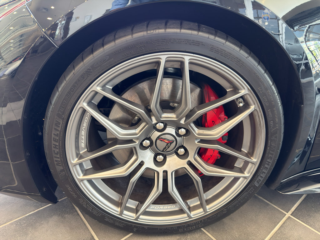 Used 2024 Chevrolet Corvette Z06 RWD image 9