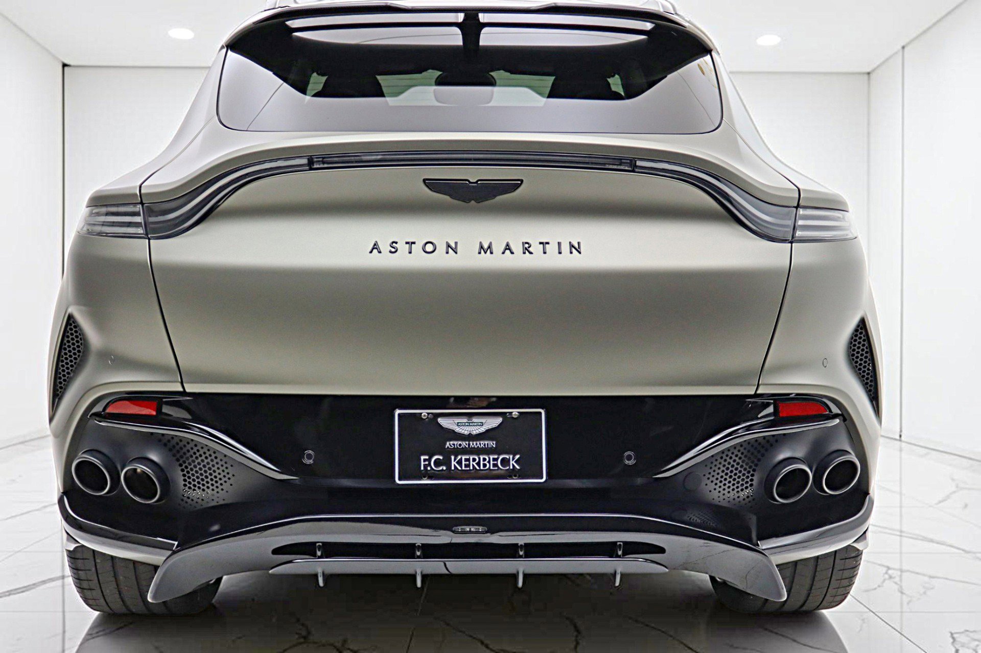 Used 2023 Aston Martin DBX 707 image 10