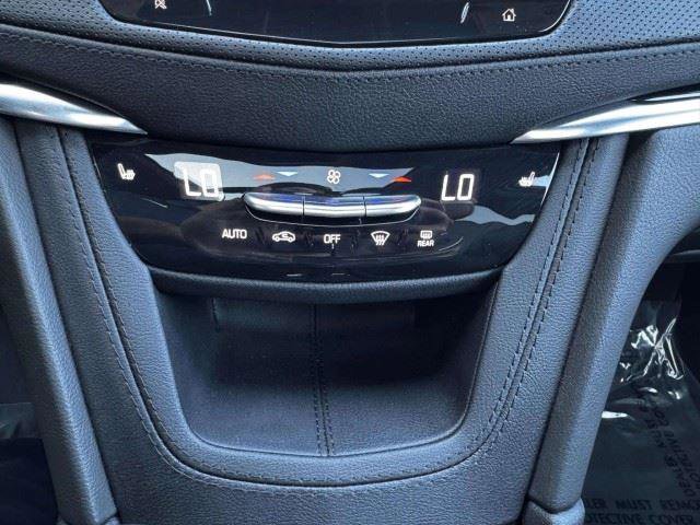 Used 2024 Cadillac XT6 Luxury w/ LPO, Floor Liner Package FWD image 36