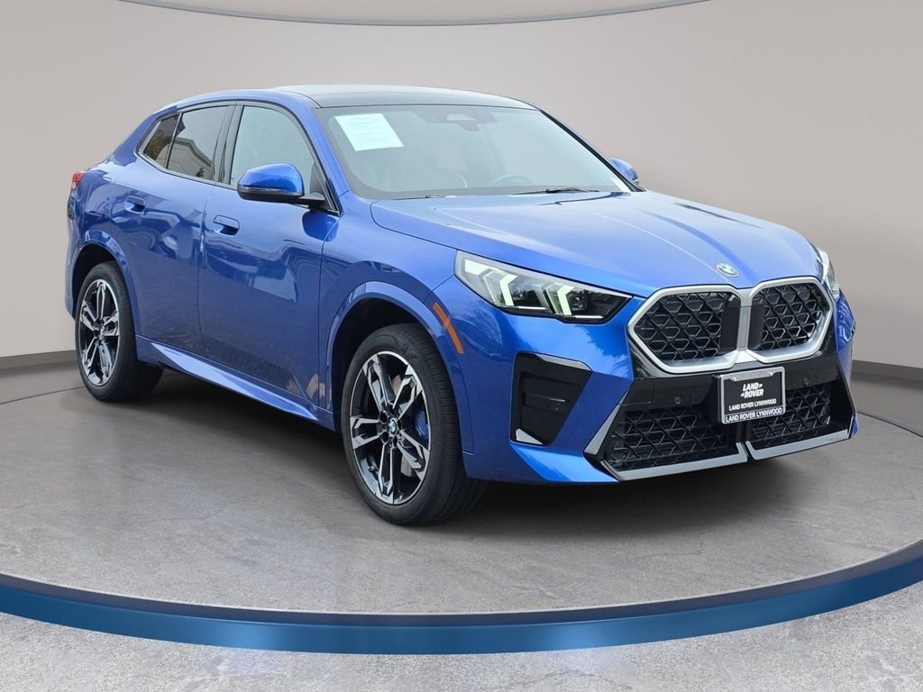 Used 2025 BMW X2 xDrive28i w/ M Sport Package AWD/4WD image 4