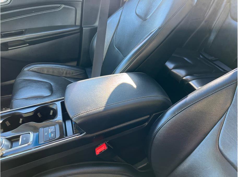 Used 2019 Ford Edge Titanium w/ Equipment Group 301A image 15