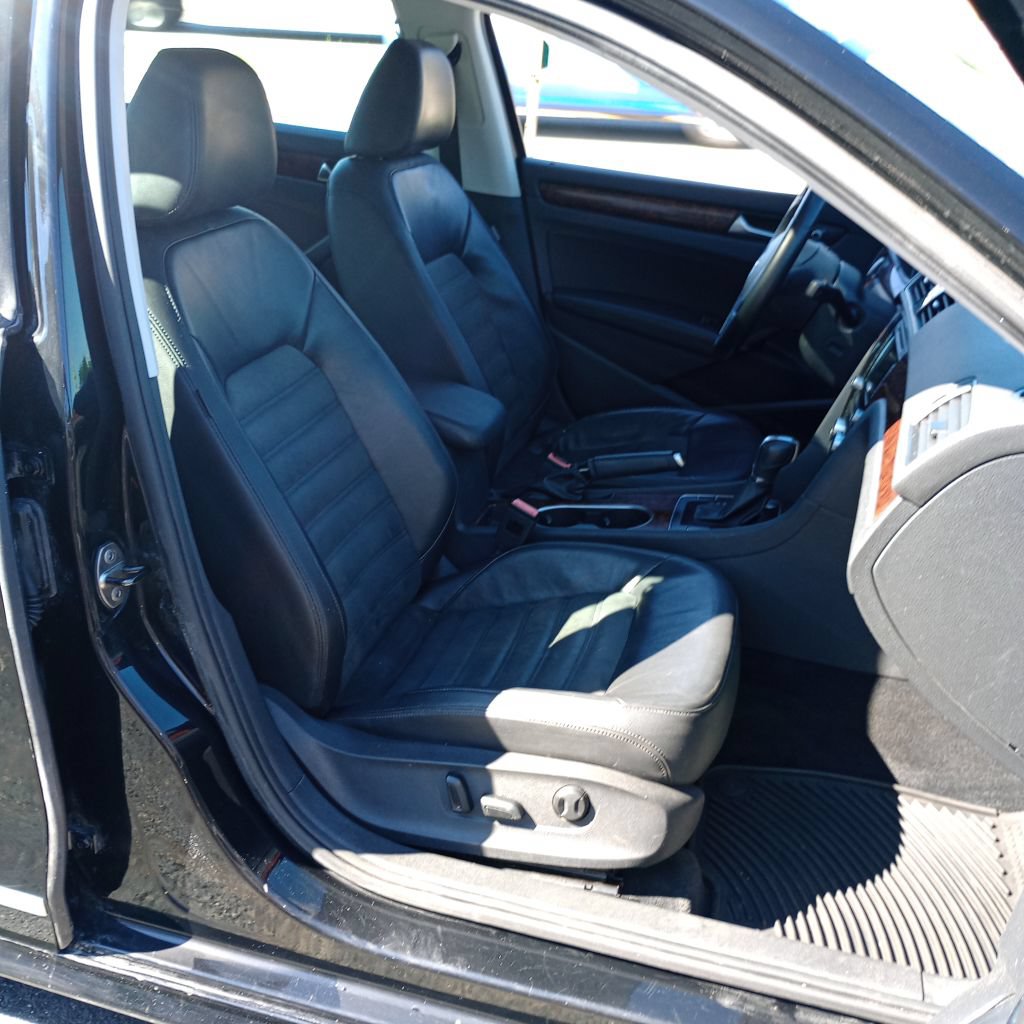 Used 2013 Volkswagen Passat 2.5 SEL Premium FWD image 24