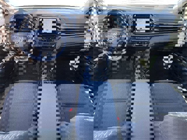 Used 2025 Toyota Camry LE image 11