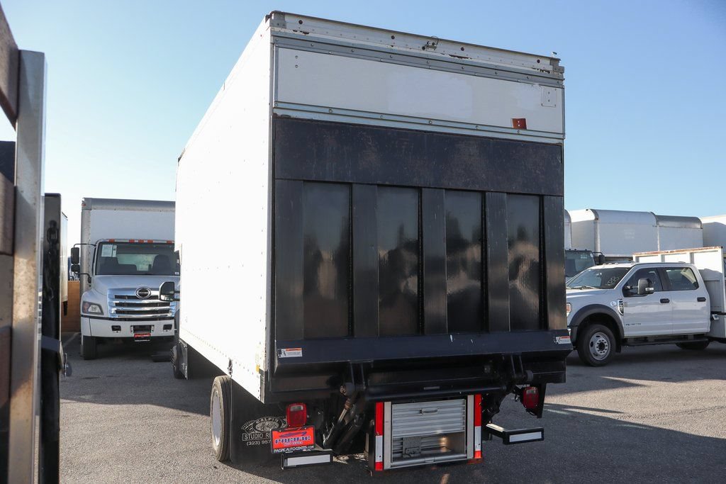 Used 2017 Ford F550 2WD Regular Cab Super Duty image 6