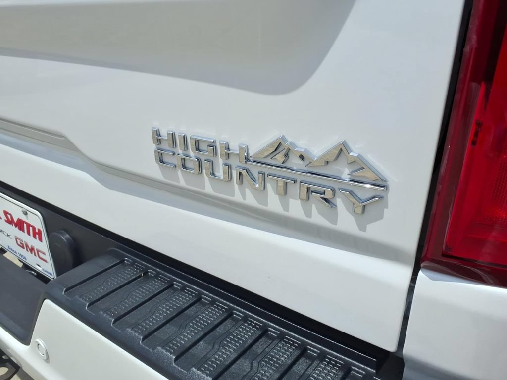 Used 2024 Chevrolet Silverado 2500 High Country w/ High Country Premium Package AWD/4WD image 15