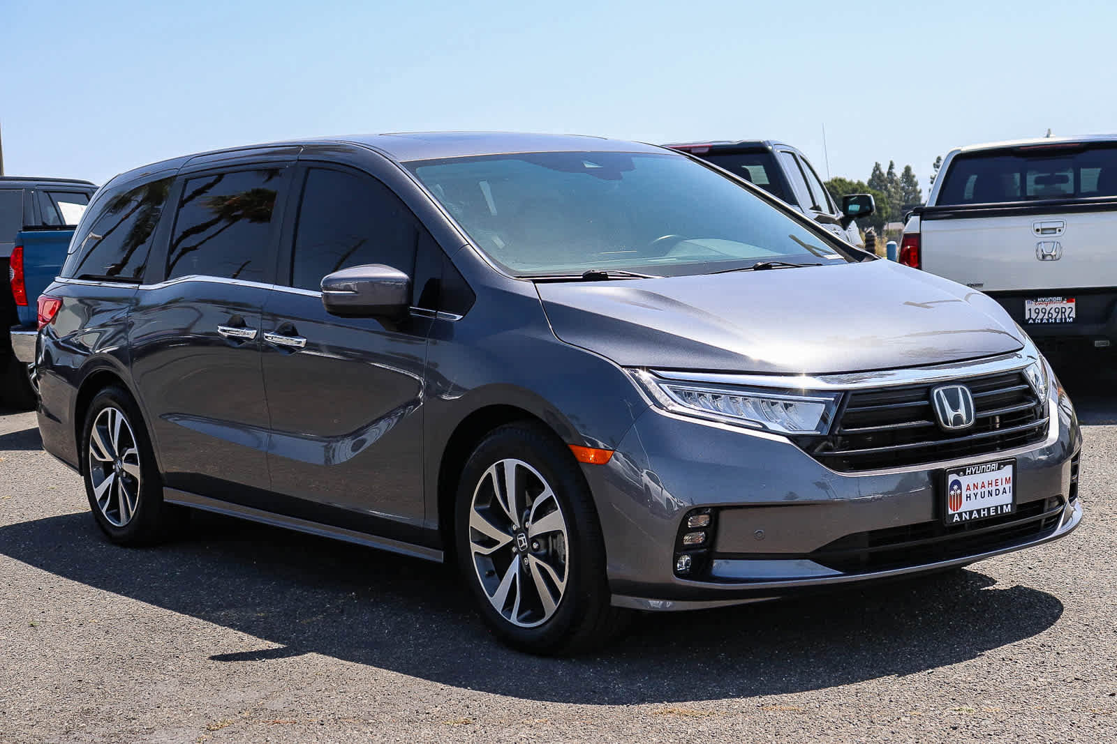 Used 2023 Honda Odyssey Touring image 3
