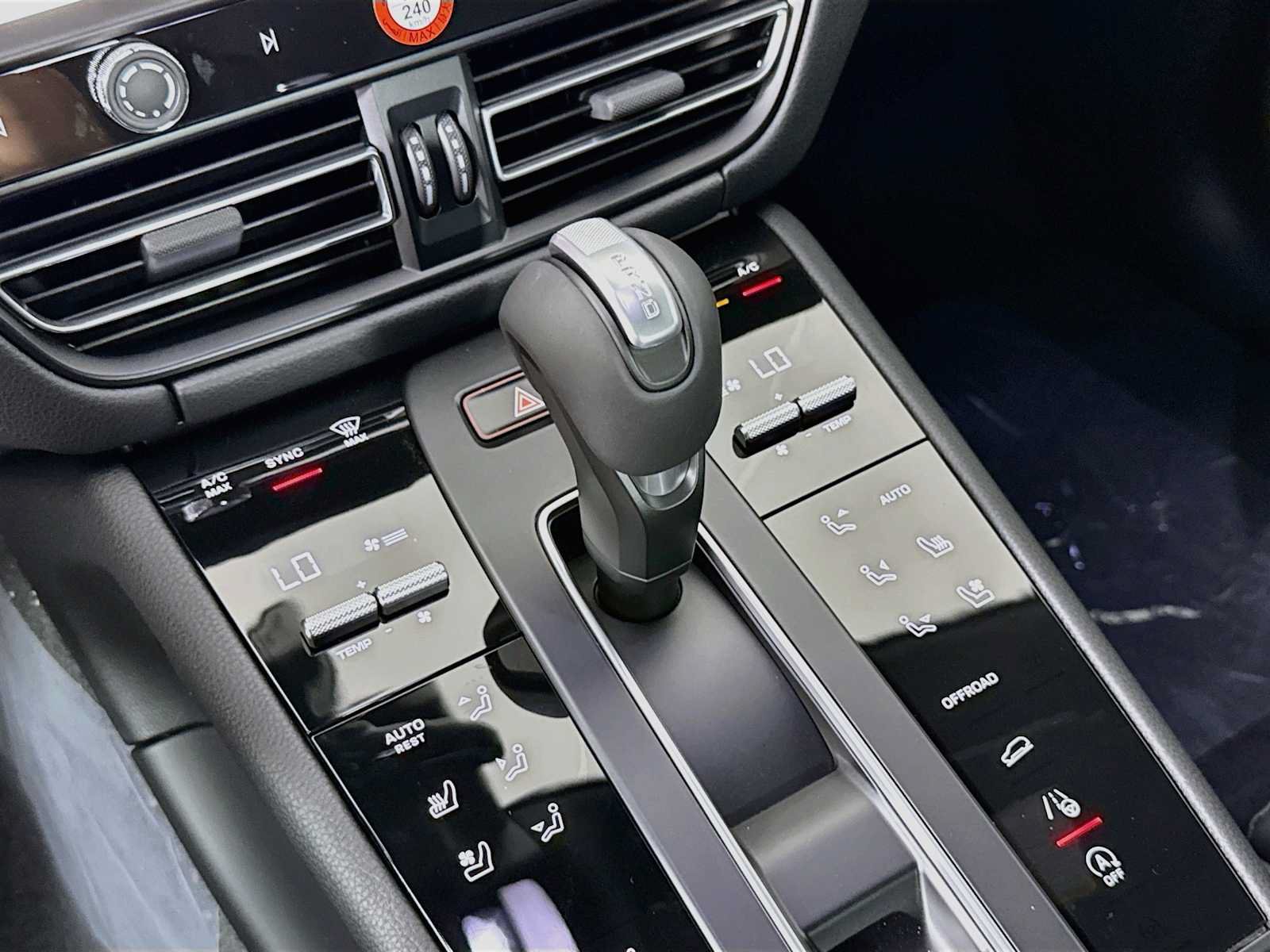 New 2026 Porsche Macan Turbo AWD/4WD image 20