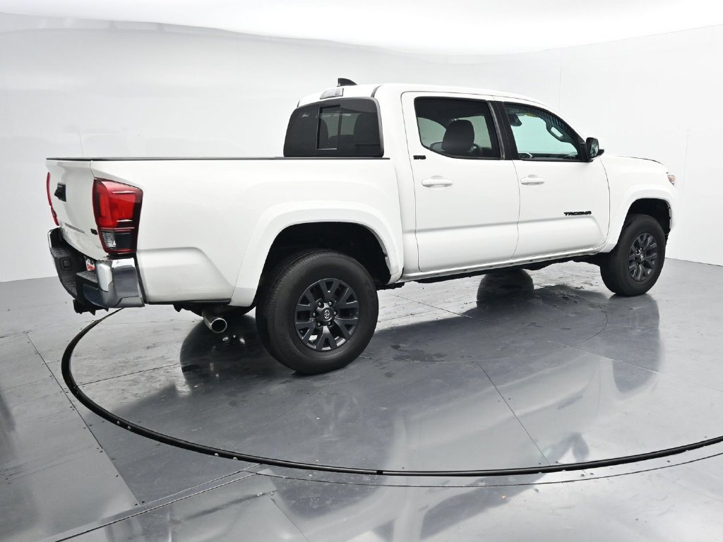 Used 2023 Toyota Tacoma SR5 AWD/4WD image 8