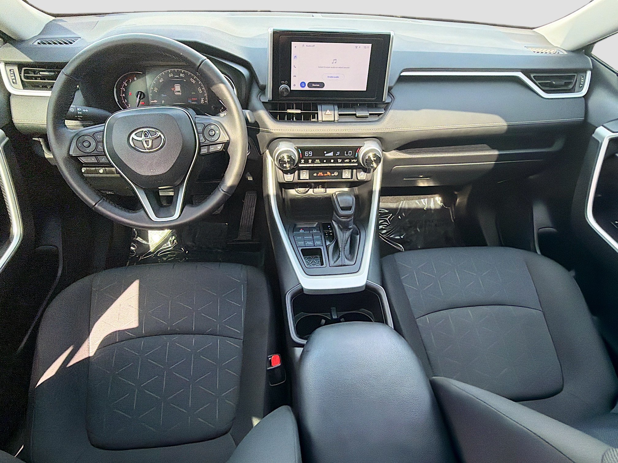 Used 2025 Toyota RAV4 XLE w/ Convenience Package AWD/4WD image 16