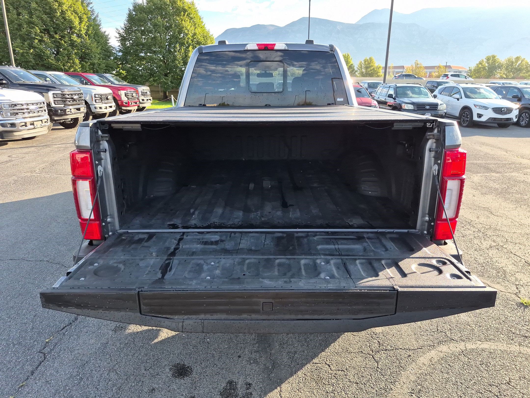 Used 2022 Ford F350 Lariat w/ Black Appearance Package AWD/4WD image 31