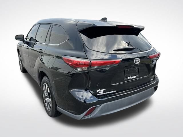 Used 2021 Toyota Highlander XLE FWD image 7