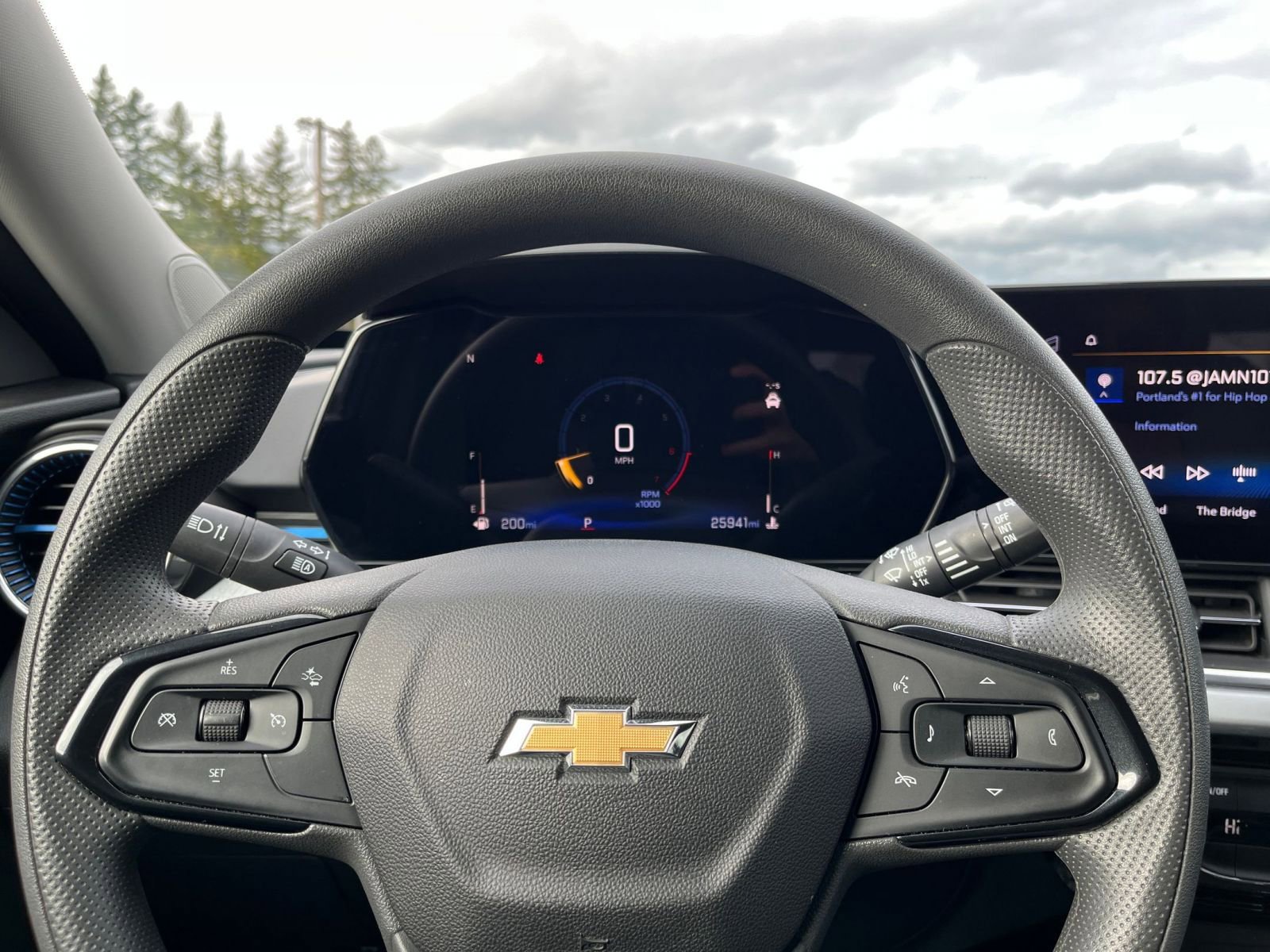 Used 2025 Chevrolet Trax LT FWD image 27