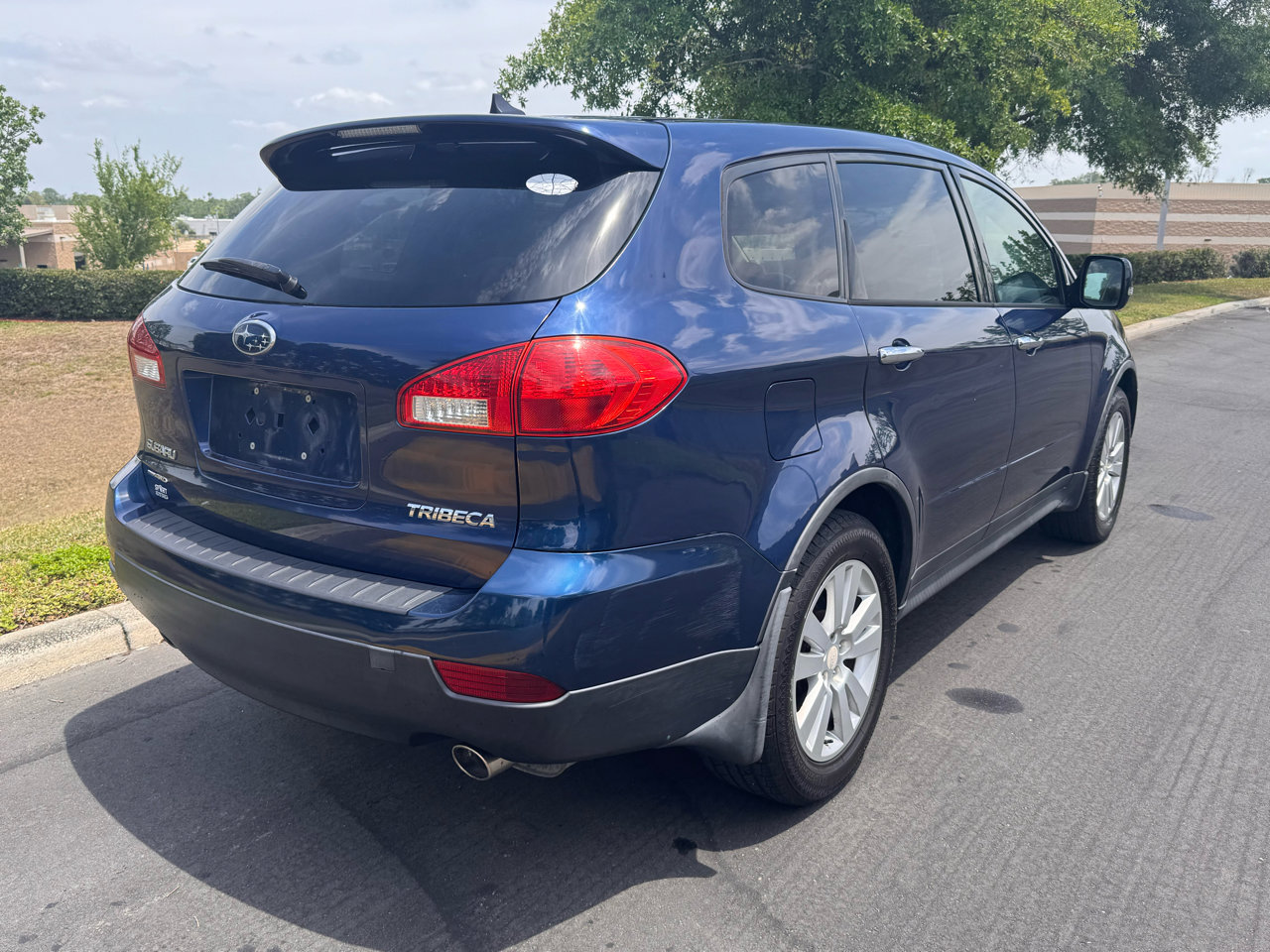 Used 2010 Subaru Tribeca Limited image 29