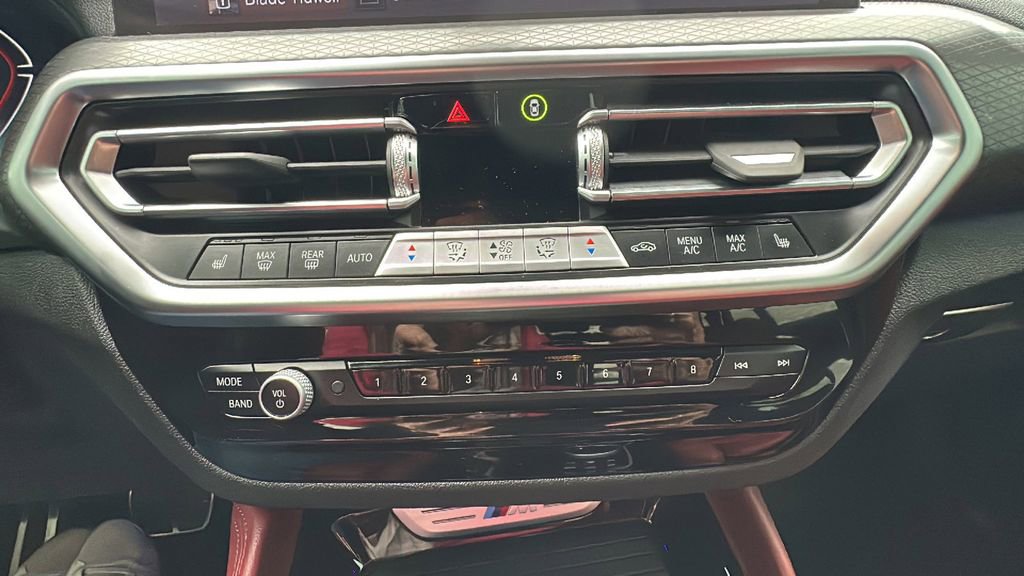 Used 2024 BMW X4 M40i w/ Premium Package image 16