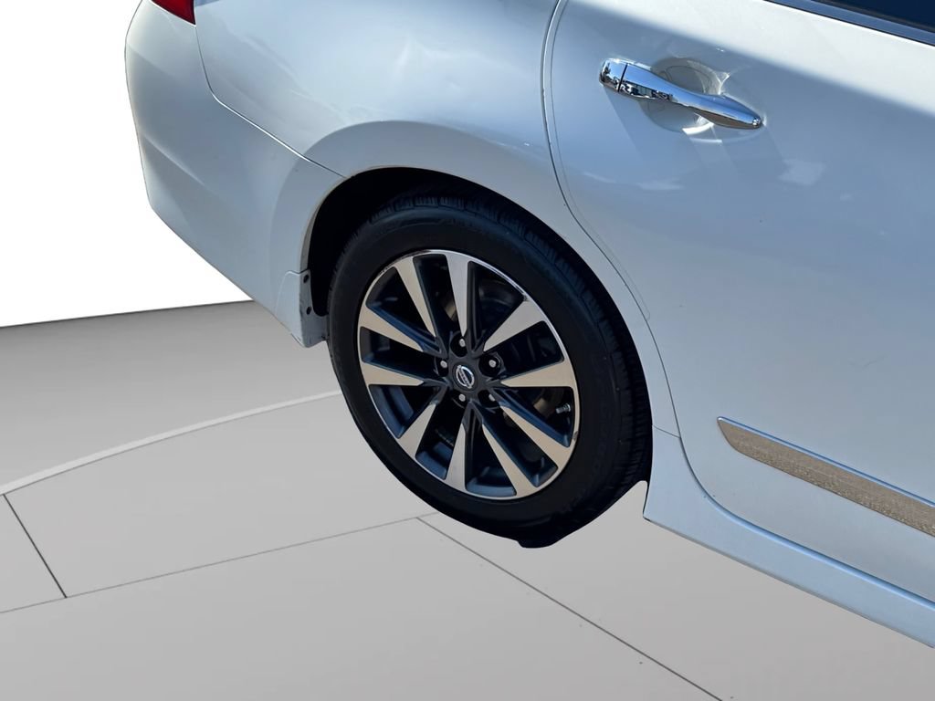Used 2016 Nissan Altima 2.5 SV FWD image 25