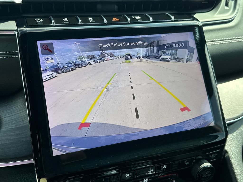 Used 2023 Jeep Grand Cherokee Overland AWD/4WD image 29