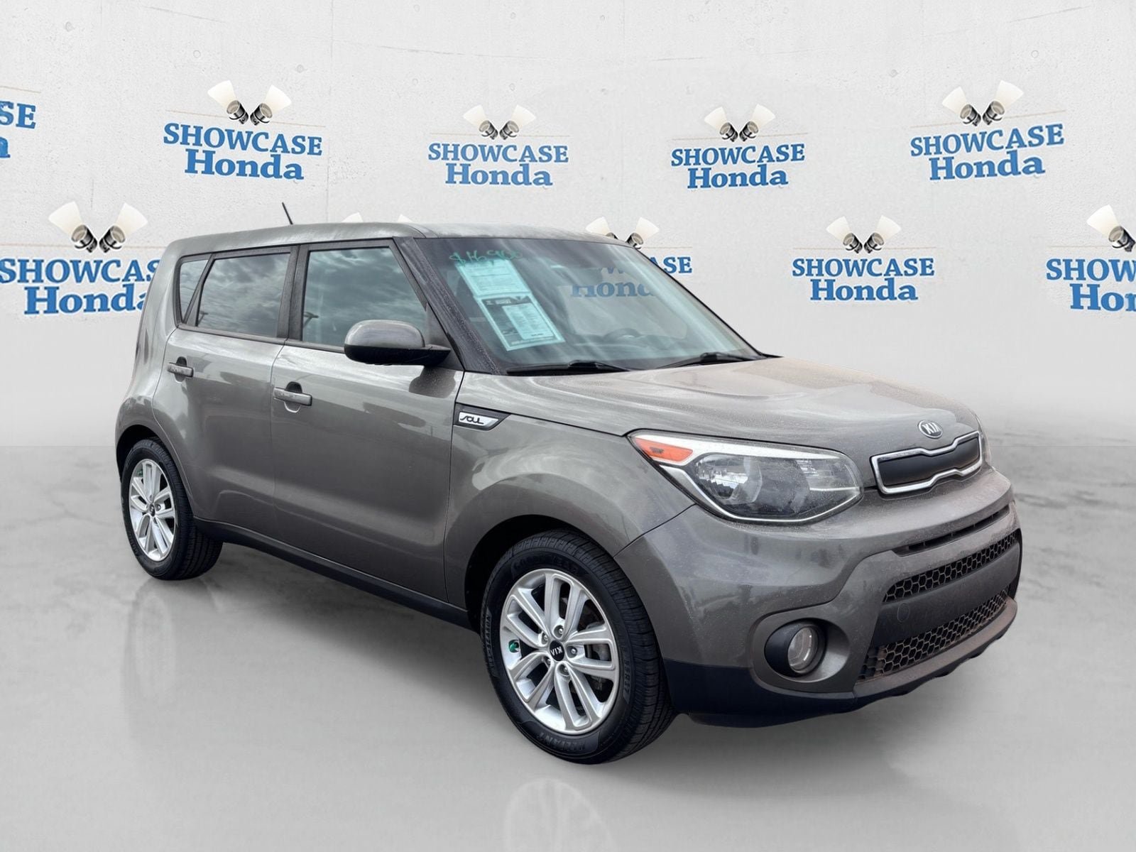 Used 2018 Kia Soul + FWD image 9