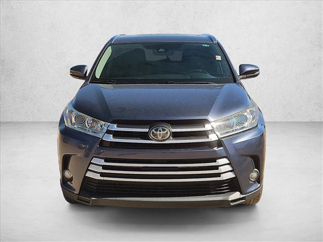 Used 2017 Toyota Highlander XLE w/ Carpet Mat Package FWD image 2