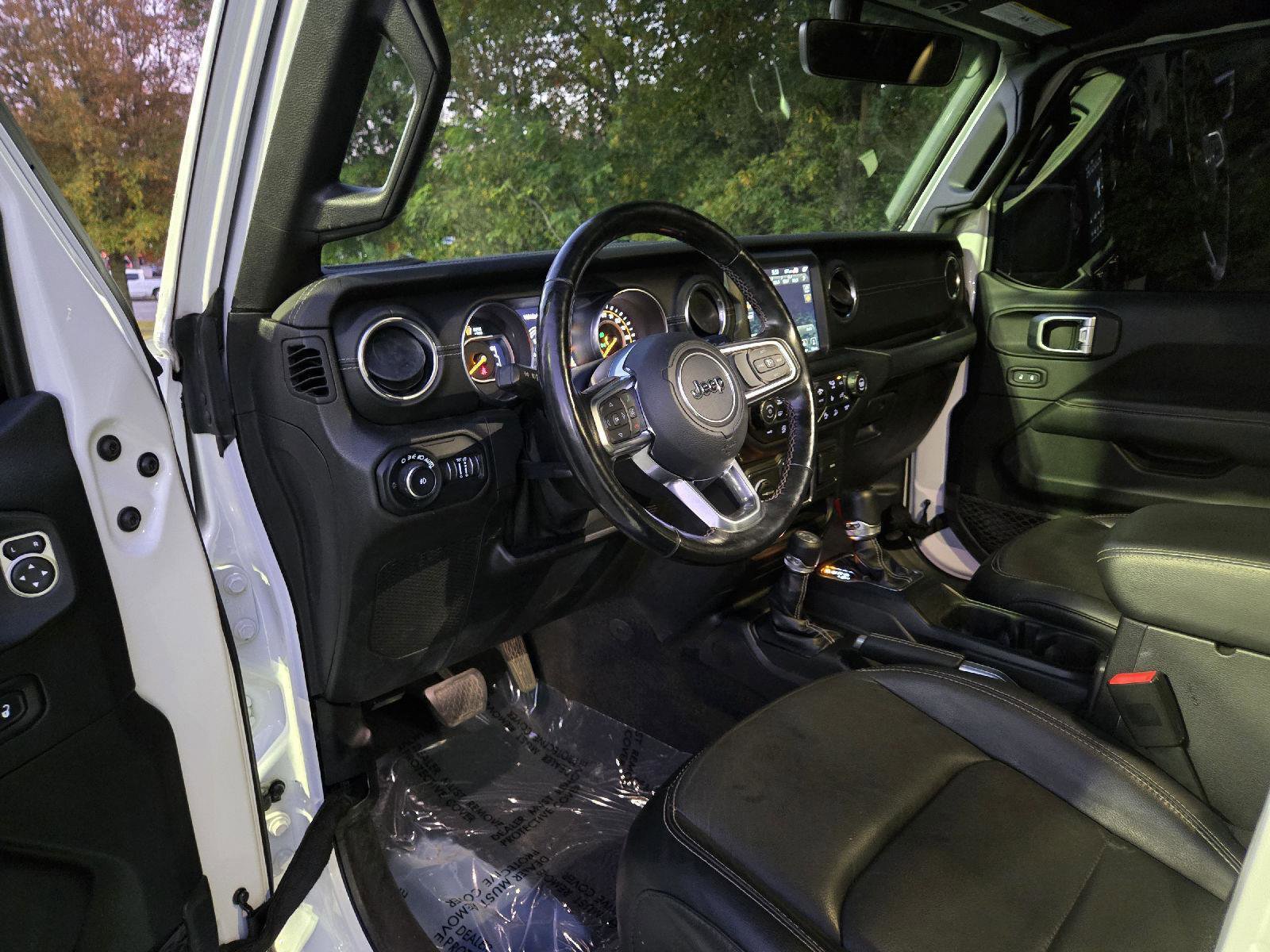 Used 2019 Jeep Wrangler Unlimited Sahara image 20