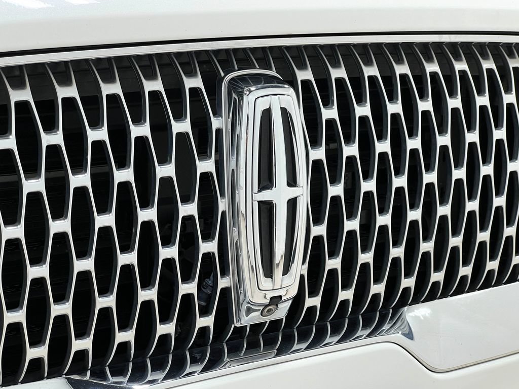 Used 2020 Lincoln Aviator Reserve w/ Elements Package Plus AWD/4WD image 39