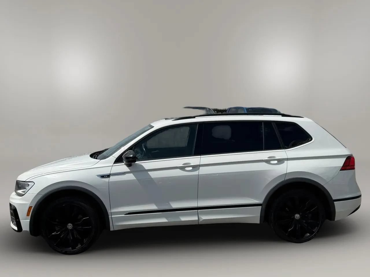 Used 2020 Volkswagen Tiguan SE R-Line w/ 3rd Row Seat Package AWD/4WD image 4