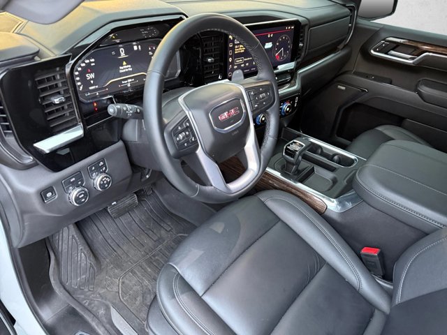 Used 2025 GMC Sierra 1500 Elevation w/ Elevation Premium Package AWD/4WD image 9
