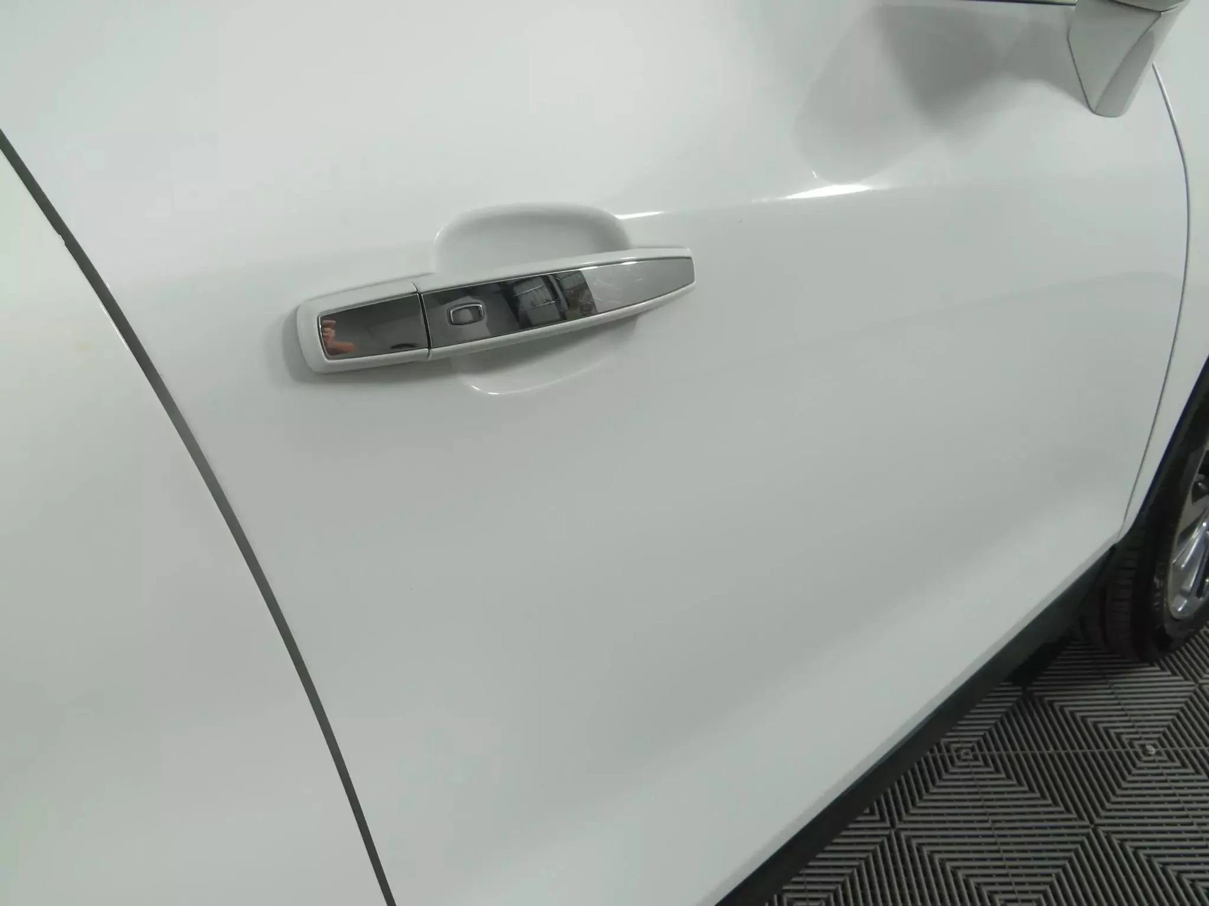 Used 2020 Buick Encore Essence image 31