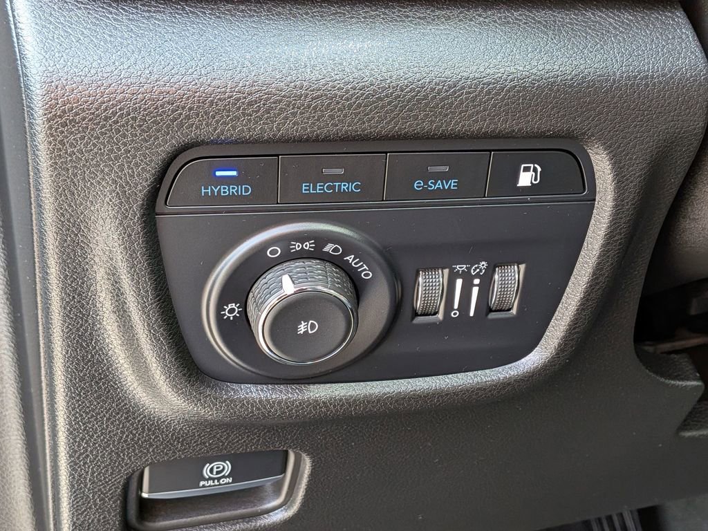 Used 2022 Jeep Grand Cherokee Limited 4xe image 15