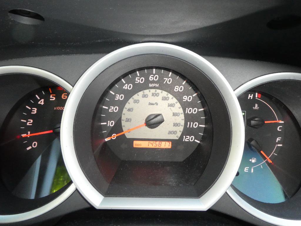 Used 2010 Toyota Tacoma PreRunner RWD image 3